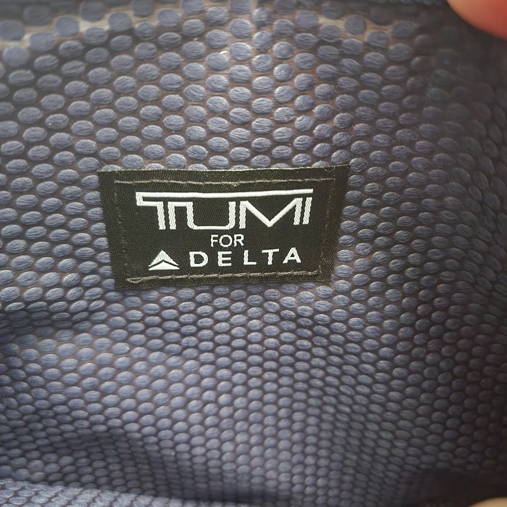 TUMI Delta zipper travel pouch cosmetic bag